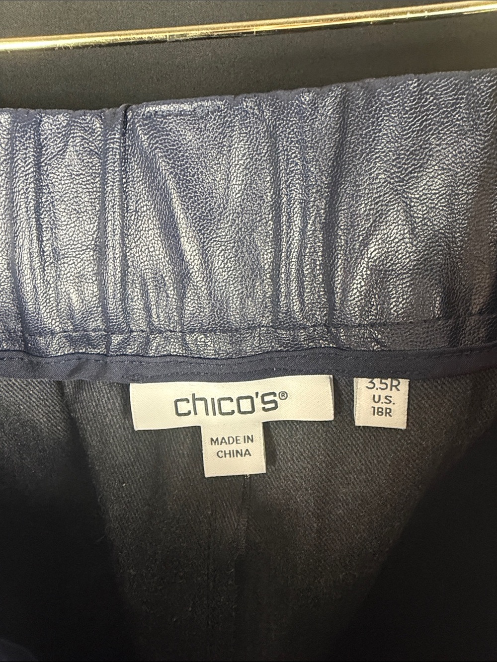 Chico’s Navy Faux Leather Wide Leg Ankle Pants Size 3.5 (18R) - Picture 5 of 9